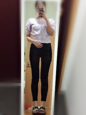 「パープル×黒」｜「アイテム（デニムパンツ）」を使った、yuccoさん（レディース・161cm）の夏コーディネート