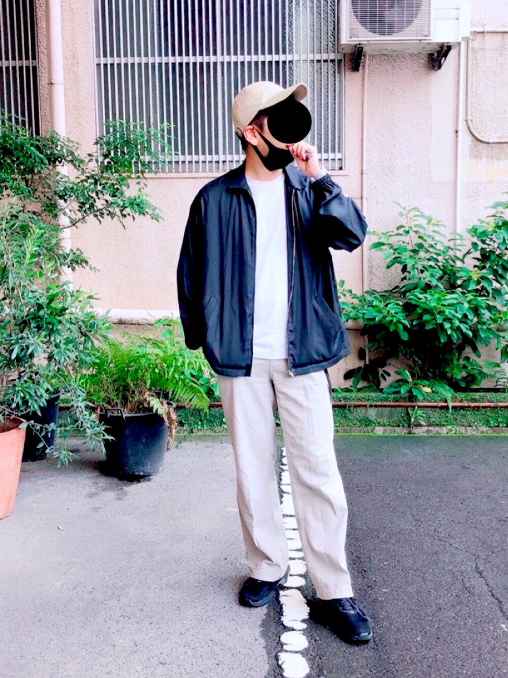 「鹿児島、オトナカジュアル、ユニクロ、ナイキ」｜「Scyeの【Scye】〈別注〉6パネルローキャップ（キャップ、ベージュ系）」を使った、もんぎ たっくとさん（メンズ・177cm）の秋コーディネートの1枚目の写真