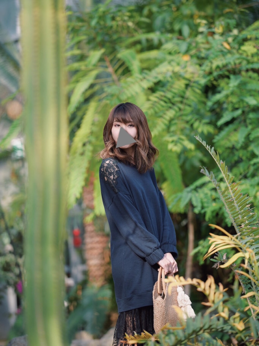 「春コーデ、おしゃれさんと繋がりたい、大人ガーリー、レース、ZARA、LAYMEE、植物園、ネイビー×ブラック、宇野実彩子、巻き髪」｜「LAYMEEの3way one piece（ワンピース、ブルー系）」を使った、morinさん（レディース・162cm）の春コーディネートの1枚目の写真