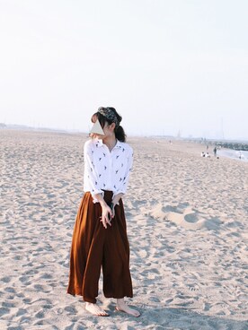 「H&M（エイチ・アンド・エム）のアイテム（シャツ/ブラウス、ホワイト系）」を使った、morinさん（レディース・162cm）の春コーディネート