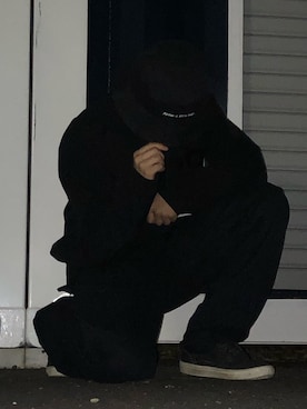 「NUMERALS（ヌメラルズ）のアイテム（Tシャツ/カットソー）」を使った、ユウニシザワさん（メンズ・172cm）の秋コーディネート