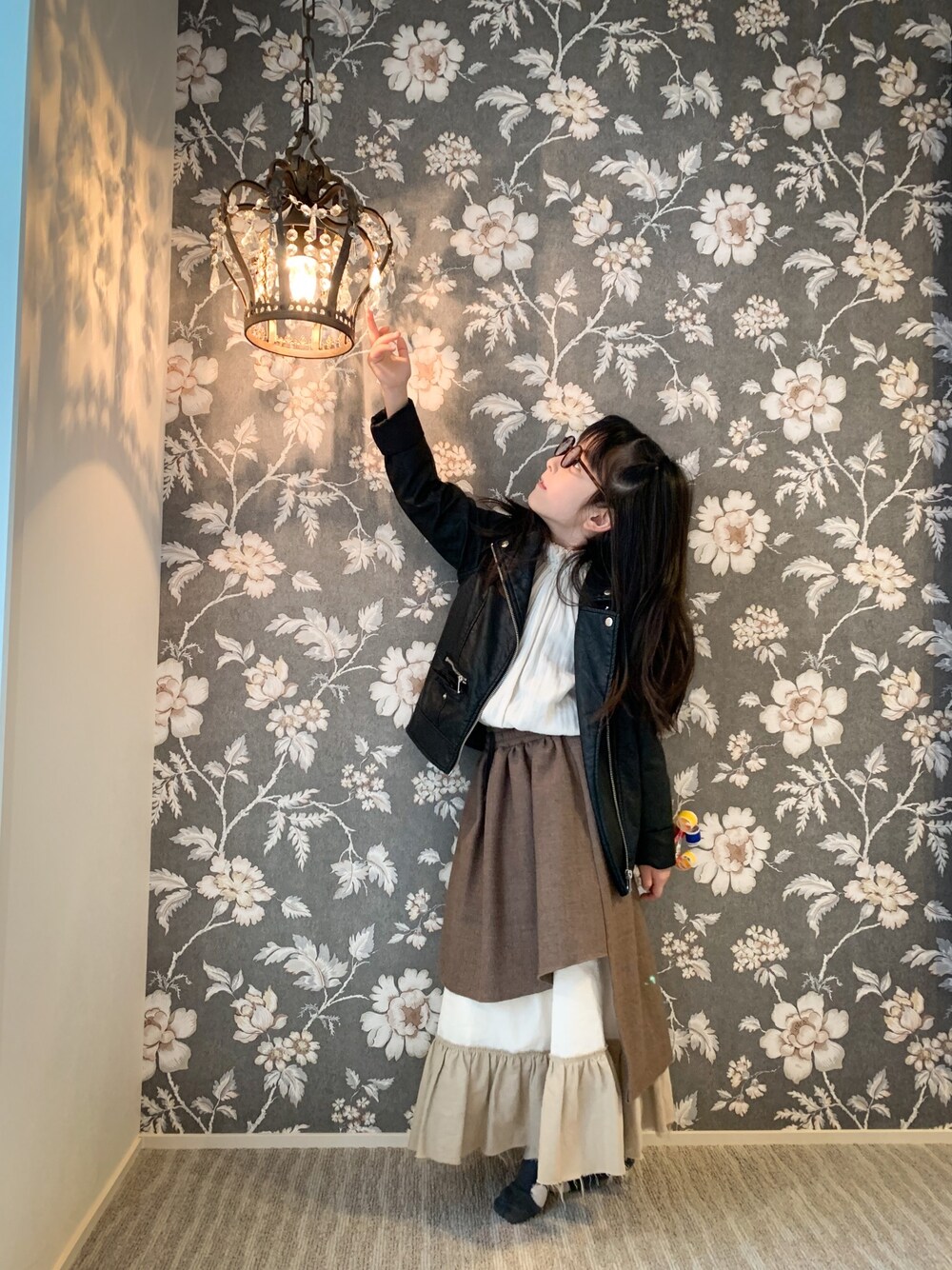 「冬コーデ、ライダース、女の子コーデ、キッズ、ハンドメイド、甘辛コーデ」｜「H&Mのアイテム（ライダースジャケット、ブラック系）」を使った、miho07さん（キッズ・120cm）の冬コーディネートの1枚目の写真