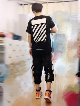 「OFF-WHITE」｜「アイテム（チノパンツ）」を使った、Wai Leongさん（メンズ・172cm）の冬コーディネート