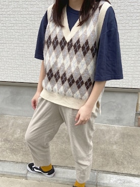 「古着のアイテム（ベスト、ベージュ系）」を使った、YURIさん（レディース・170cm）の春コーディネート