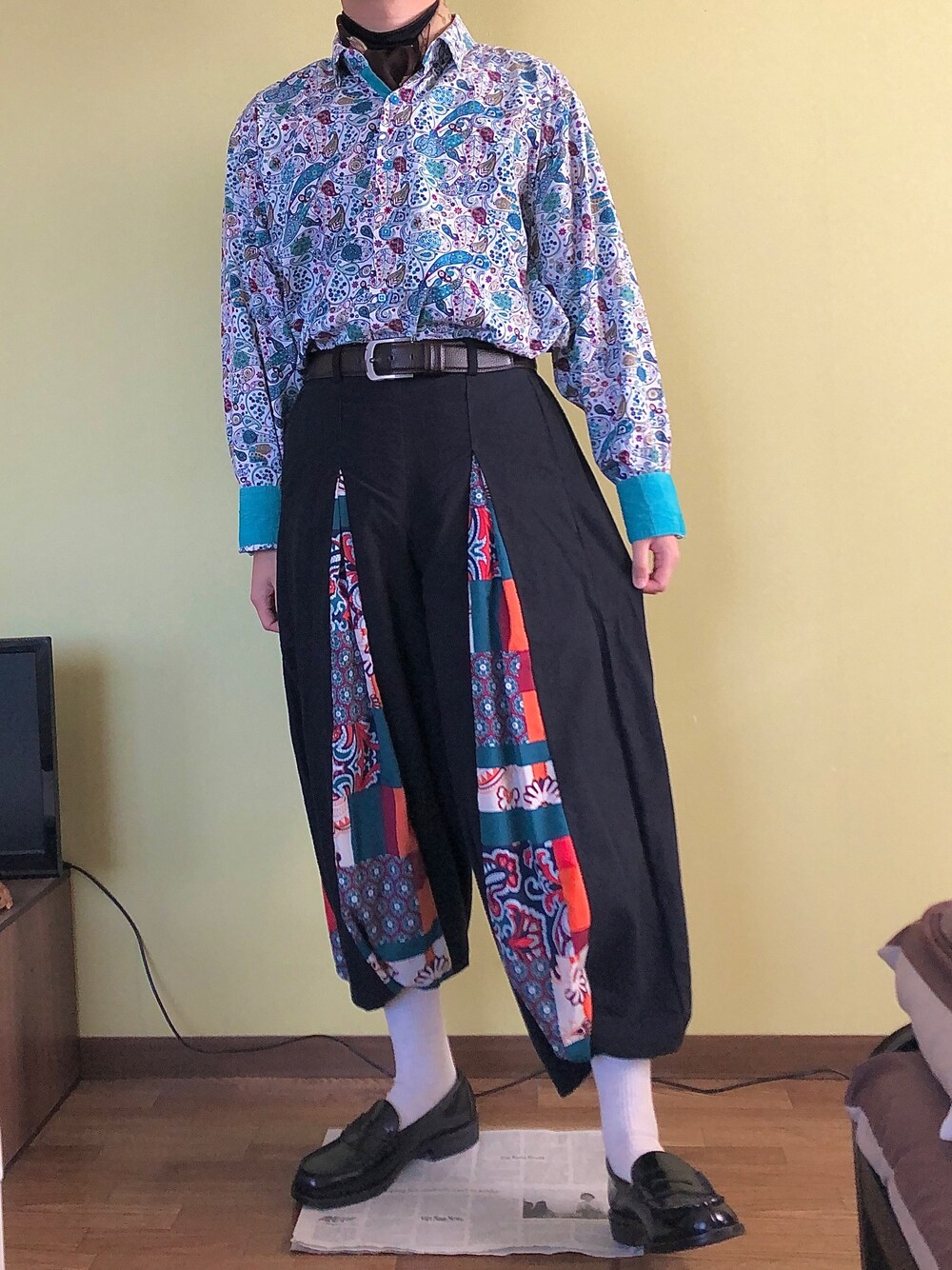 「お洒落さんとつながりたい、秋冬コーデ、古着、柄シャツ、柄パンツ、低身長」｜「usedのアイテム（シャツ/ブラウス、ブルー系）」を使った、REoNさん（メンズ・168cm）の冬コーディネートの1枚目の写真