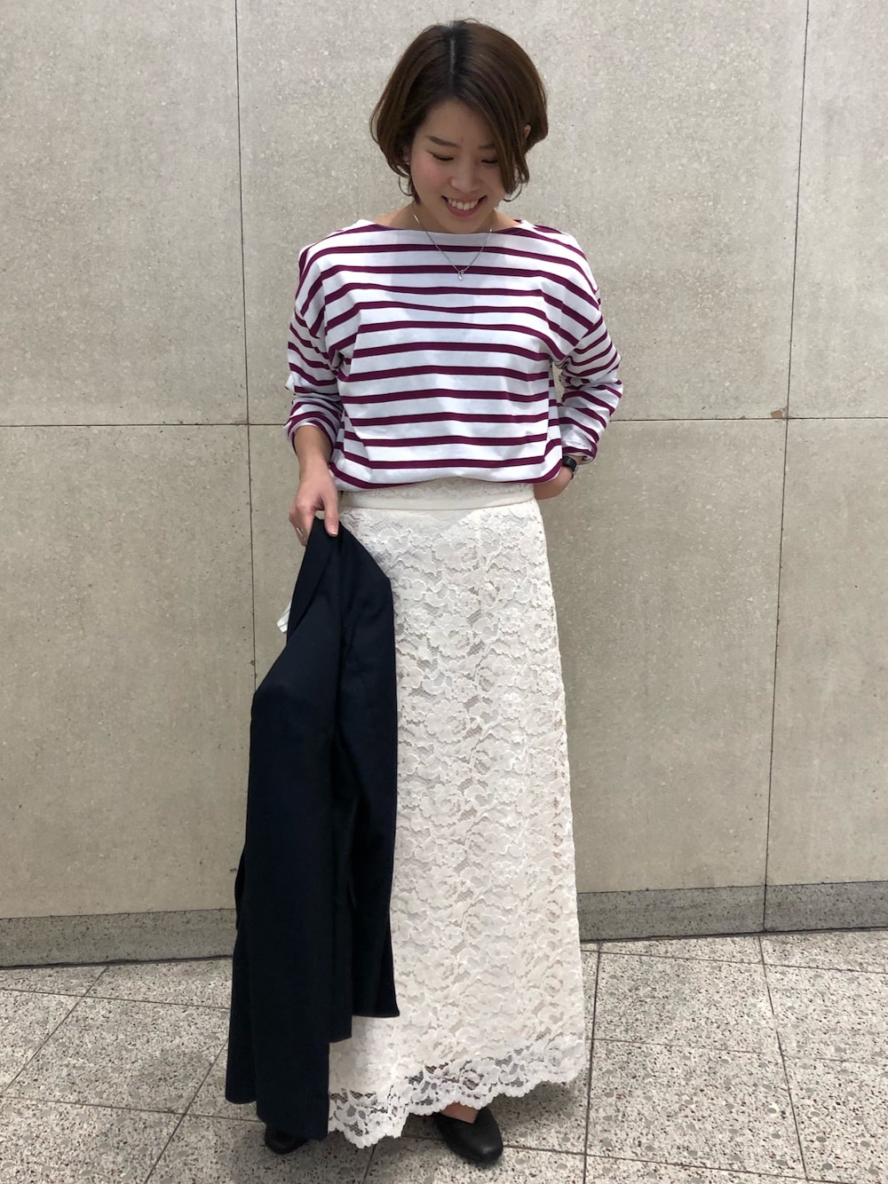 「春コーデ、春色、ボーダー、レーススカート、ロングスカート、低身長、カジュアル、シンプル、マリン、バレエシューズ」｜「green label relaxingのKFC レース ロング スカート（スカート、ホワイト系）」を使った、Natsumiさん（レディース・155cm）の冬コーディネートの1枚目の写真