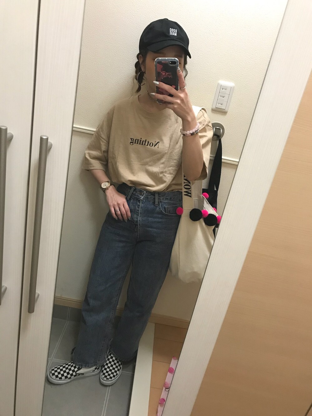 「カジュアルコーデ、ロゴT、デニム、Chuu、キャップ、VANS、チェッカーフラッグ、おしゃれさんと繋がりたい、沖縄」｜「Roseriのアイテム（キャップ、ブラック系）」を使った、 は  なさん（レディース・156cm）の春コーディネートの1枚目の写真