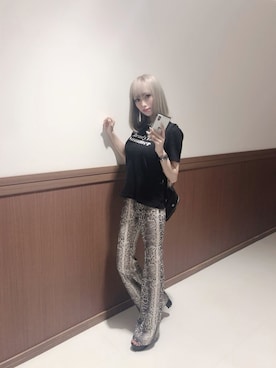 「スネーク柄」｜「アイテム（パンツ）」を使った、𝙷𝙰𝙽𝙰𝙺𝙸𝚈𝚄𝙺𝙾さん（レディース・157cm）の秋コーディネート