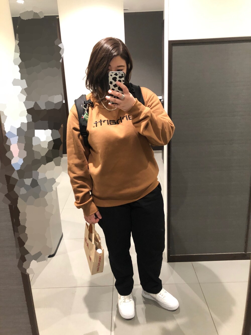 「carhartt、THE NORTH FACE、GU、NIKE、AIR FORCE 1、ストリート、パンツスタイル、今日のコーデ、ラフ、おしゃれさんと繋がりたい」｜「GUのアイテム（パンツ、グレー系）」を使った、kaedeさん（レディース・156cm）の冬コーディネートの1枚目の写真