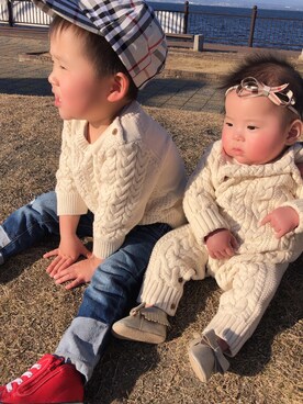 「アイテム（スリッポン、ゴールド系）」を使った、HaruNono mama🖤さん（キッズ・90cm）の冬コーディネート