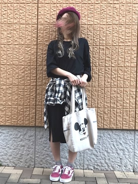 「ワンピース×スニーカー」｜「アイテム（ハンチング/ベレー帽）」を使った、ichigo 🍓さん（レディース・153cm）の秋コーディネート
