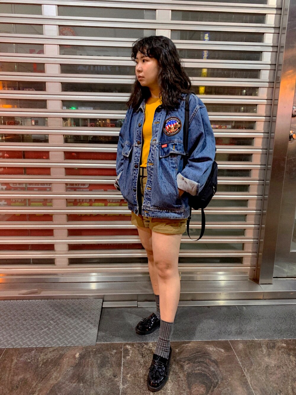 「Dayoff、vintage style、VINTAGE、Levi's、MONKI、decathlon 、girl」｜「Decathlonのアイテム（パンツ、ブラウン系）」を使った、豆子さん（レディース・156cm）の冬コーディネートの1枚目の写真