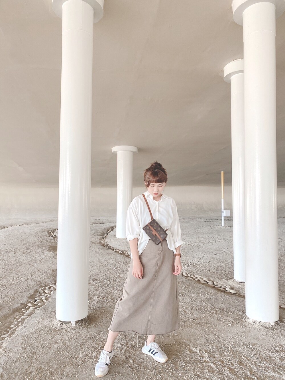「ootd、autumn、台中中央公園」｜「LOUIS VUITTONのアイテム（ボディバッグ/ウエストポーチ、ブラウン系）」を使った、Hsu bee🖤さん（レディース・153cm）の冬コーディネートの1枚目の写真