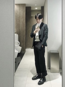 「COS（コス）のアイテム（スラックス）」を使った、atuoさん（メンズ・175cm）の春コーディネート