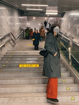 「アイテム（チノパンツ、オレンジ系）」を使った、hihixionさん（レディース・165cm）の春コーディネート