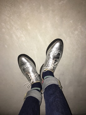 THOM BROWNE（トムブラウン）のドレスシューズ（シルバー系）を使った