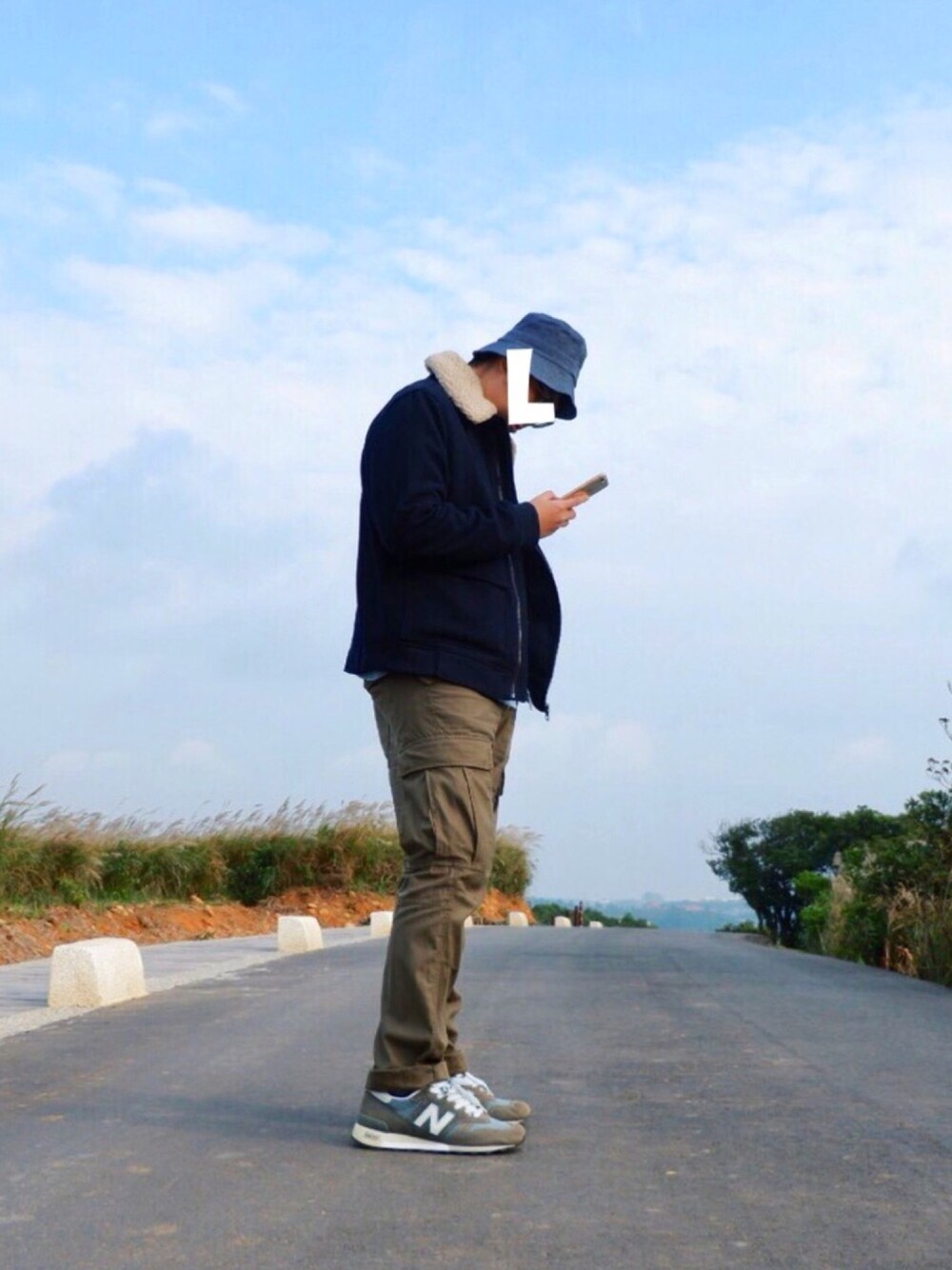 「冬、冬コーデ、New Balance、Fossil」｜「NEW BALANCEのアイテム（スニーカー、グレー系）」を使った、Luke&Stopnessさん（メンズ・179cm）の冬コーディネートの1枚目の写真