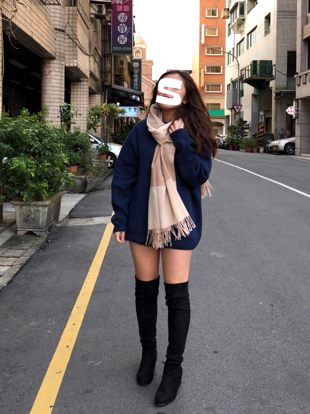 「休日スタイル、ootd、カジュアル、冬」｜「no brandのアイテム（ブーツ、ブラック系）」を使った、Luke&Stopnessさん（レディース・161cm）の冬コーディネートの1枚目の写真