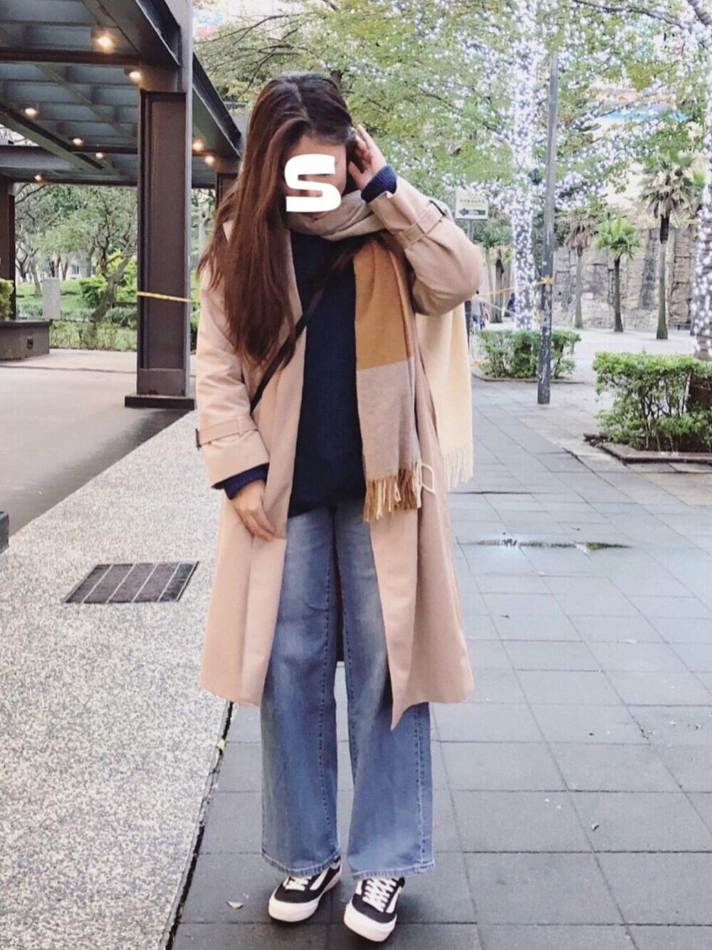 「シンプル、休日スタイル、outfit、冬コーデ、UNIQLO、GU、VANS、STYLE36、denim」｜「GUのアイテム（トレンチコート、ベージュ系）」を使った、Luke&Stopnessさん（レディース・161cm）の冬コーディネートの1枚目の写真