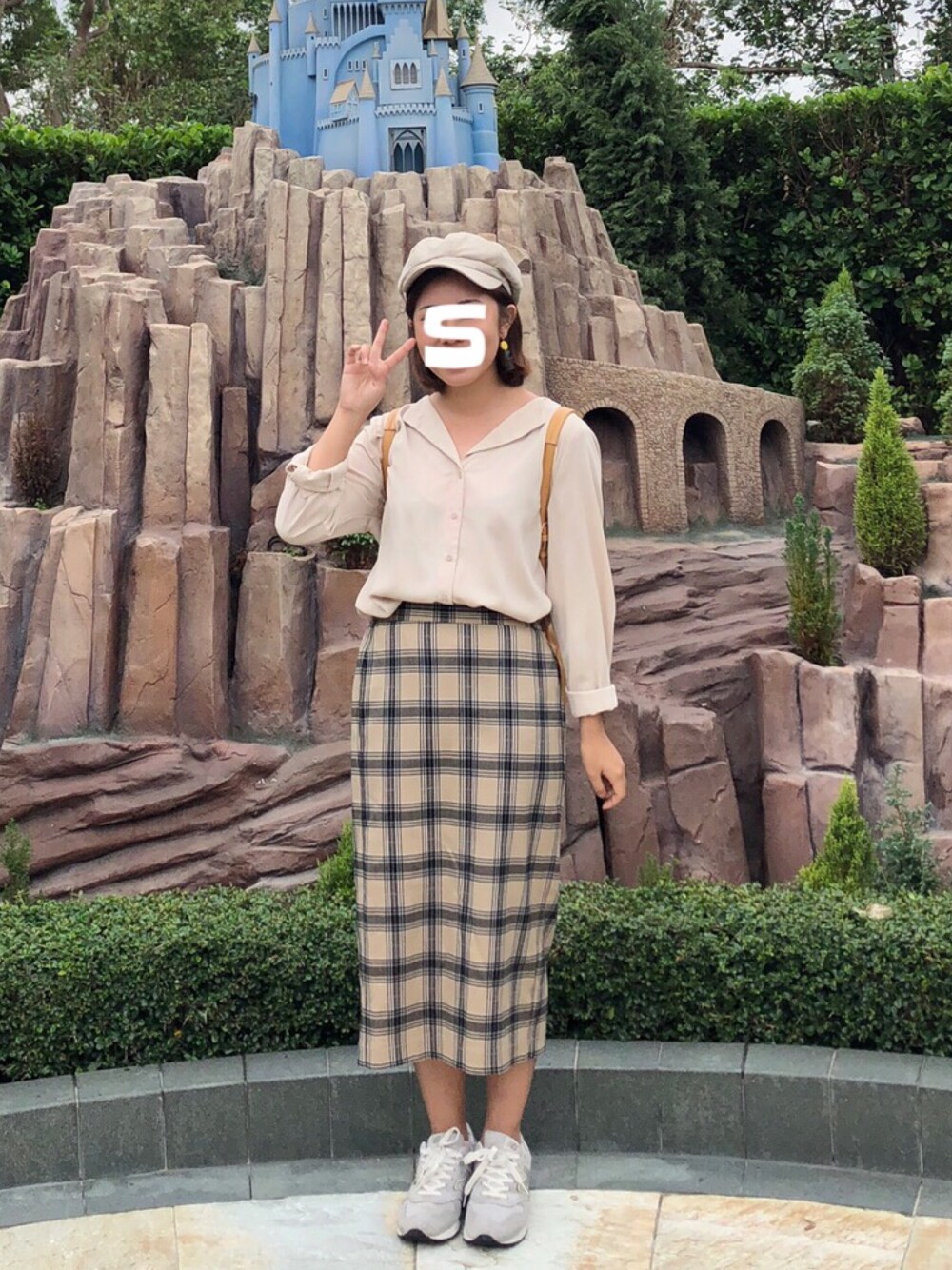 「秋冬コーデ、今日のコーデ、休日スタイル、オトナカジュアル、ootd、GU、New Balance、Disneyland」｜「NEW BALANCEのNew Balance/ニューバランス M1400                           （スニーカー、グレー系）」を使った、Luke&Stopnessさん（レディース・161cm）の秋コーディネートの1枚目の写真
