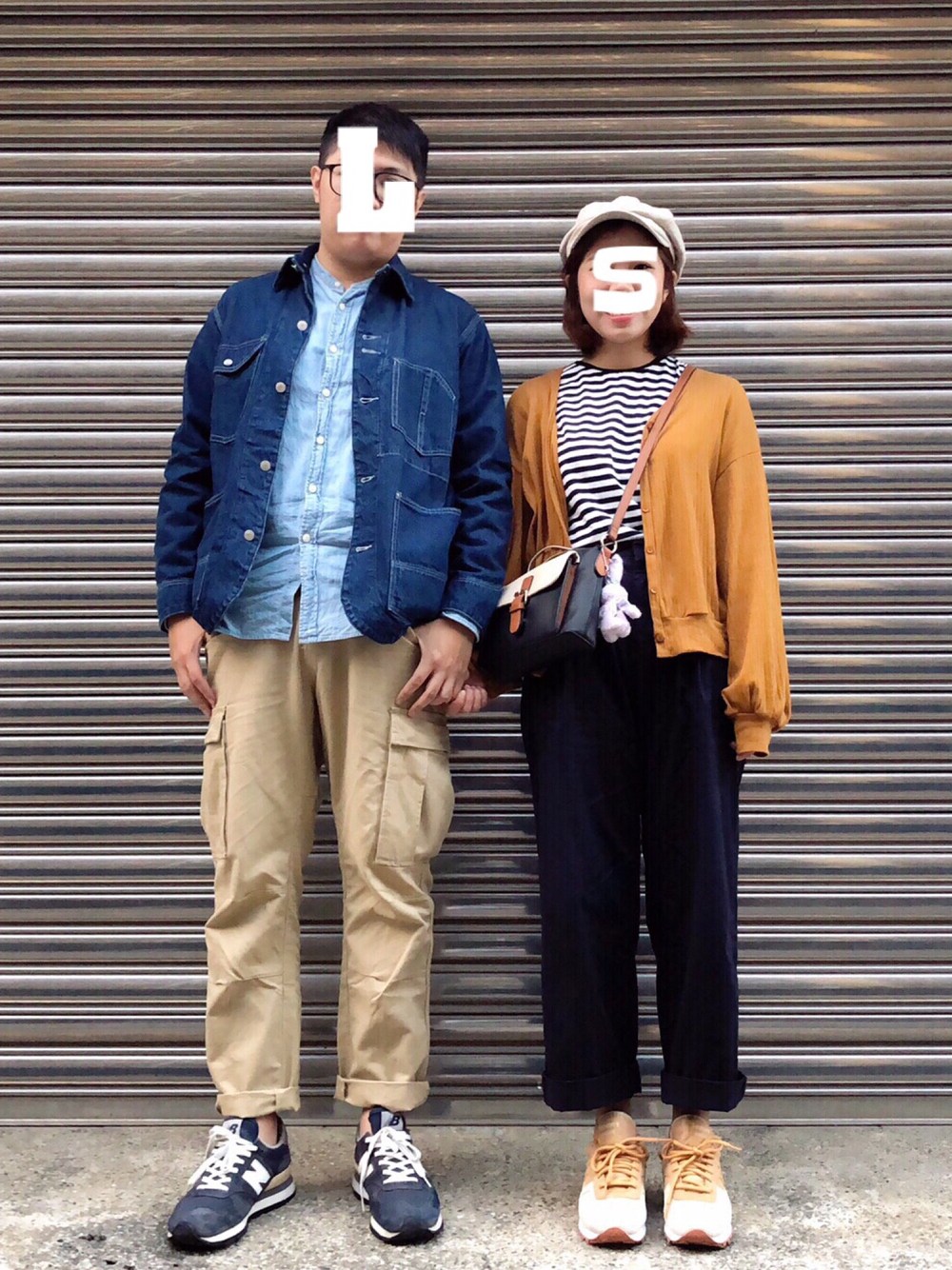 「秋のコーデ、大人カジュアル、今日のコーデ、wearhalloween2018、休日スタイル、couple、saucony、New Balance、UNIQLO、ootd」｜「UNIQLOのMEN エクストラファインコットンブロードスタンドカラーシャツ（長袖）（シャツ/ブラウス、ブルー系）」を使った、Luke&Stopnessさん（レディース・161cm）の秋コーディネートの1枚目の写真