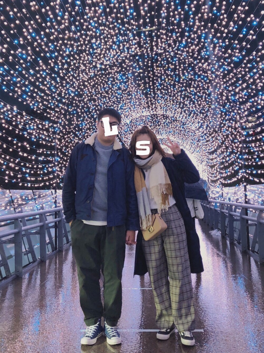 「冬、大人カジュアル、休日スタイル、chiristmas」｜「UNIQLOのコットンモックネックセーター（長袖）＋E（ニット/セーター、グレー系）」を使った、Luke&Stopnessさん（レディース・161cm）の冬コーディネートの1枚目の写真