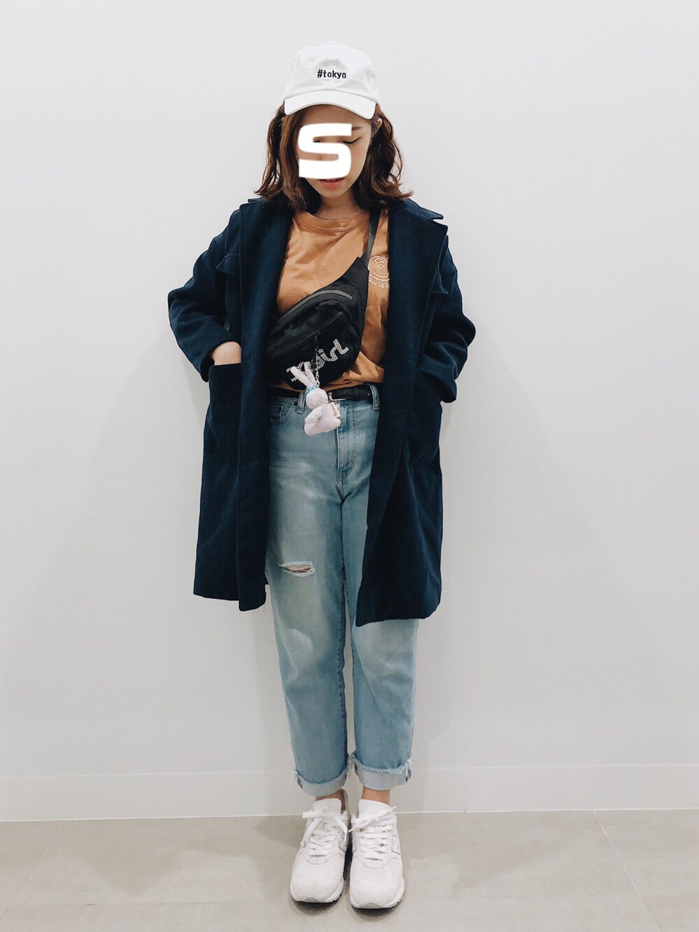 「春コーデ、休日スタイル、今日のコーデ、ootd、UNIQLO、GU、New Balance、x-girl、Charlie Brown」｜「X-girlのLOGO HIP BAG（ボディバッグ/ウエストポーチ、ブラック系）」を使った、Luke&Stopnessさん（レディース・161cm）の春コーディネートの1枚目の写真