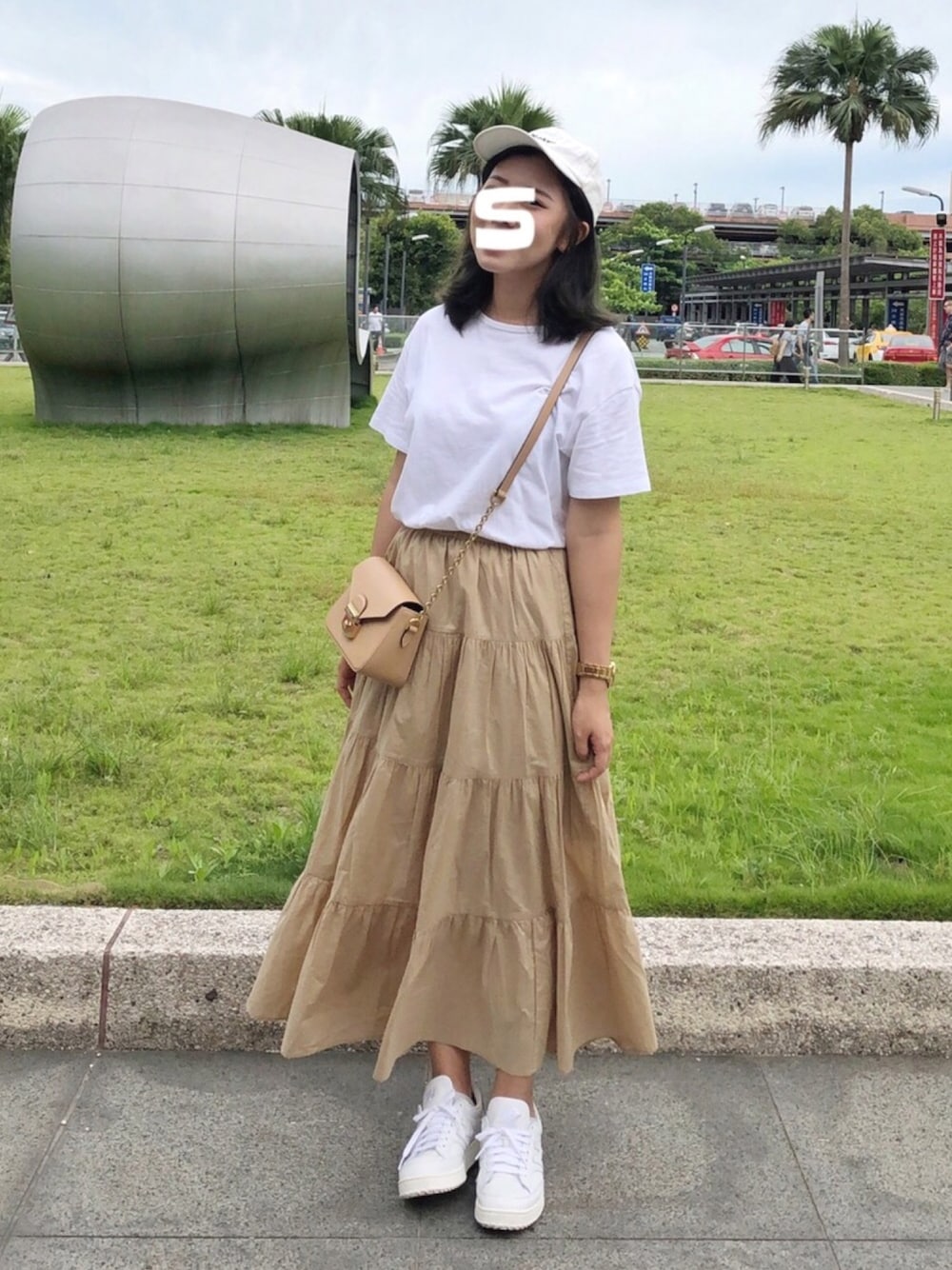 「ct400pla、ootd、夏、休日スタイル、GU、UNIQLO、New Balance」｜「GUのアイテム（スカート、ベージュ系）」を使った、Luke&Stopnessさん（レディース・161cm）の夏コーディネートの1枚目の写真