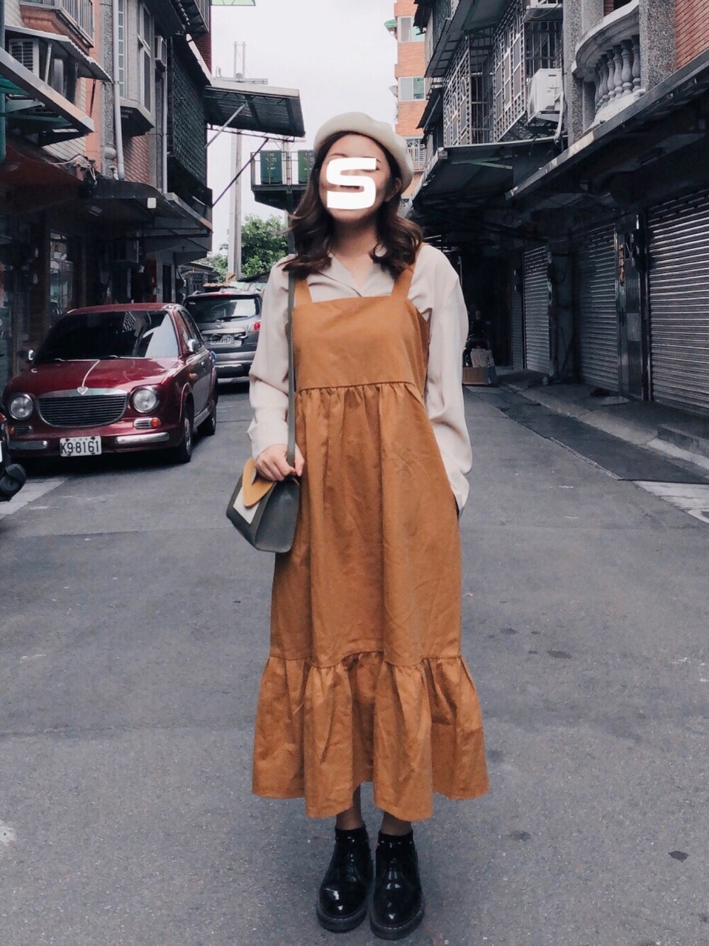 「Dr.Martens、PAZZO、niko and ...、　」｜「Dr. MartensのDr.Martens × BEAMS / 別注 パテント 3ホール（ドレスシューズ、ブラック系）」を使った、Luke&Stopnessさん（レディース・161cm）の夏コーディネートの1枚目の写真