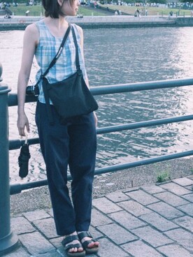 「アイテム（タンクトップ、ブルー系）」を使った、むつみさん（レディース・163cm）の夏コーディネート