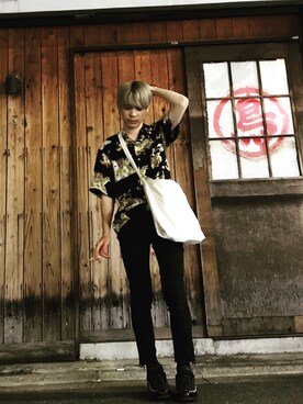 「古着のアイテム（シャツ/ブラウス、ブラック系）」を使った、増渕駿介さん（メンズ・163cm）の夏コーディネート