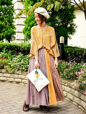 「マスタードイエロー」｜「アイテム（財布/小物）」を使った、ZAKIさん（レディース・156cm）の秋コーディネート