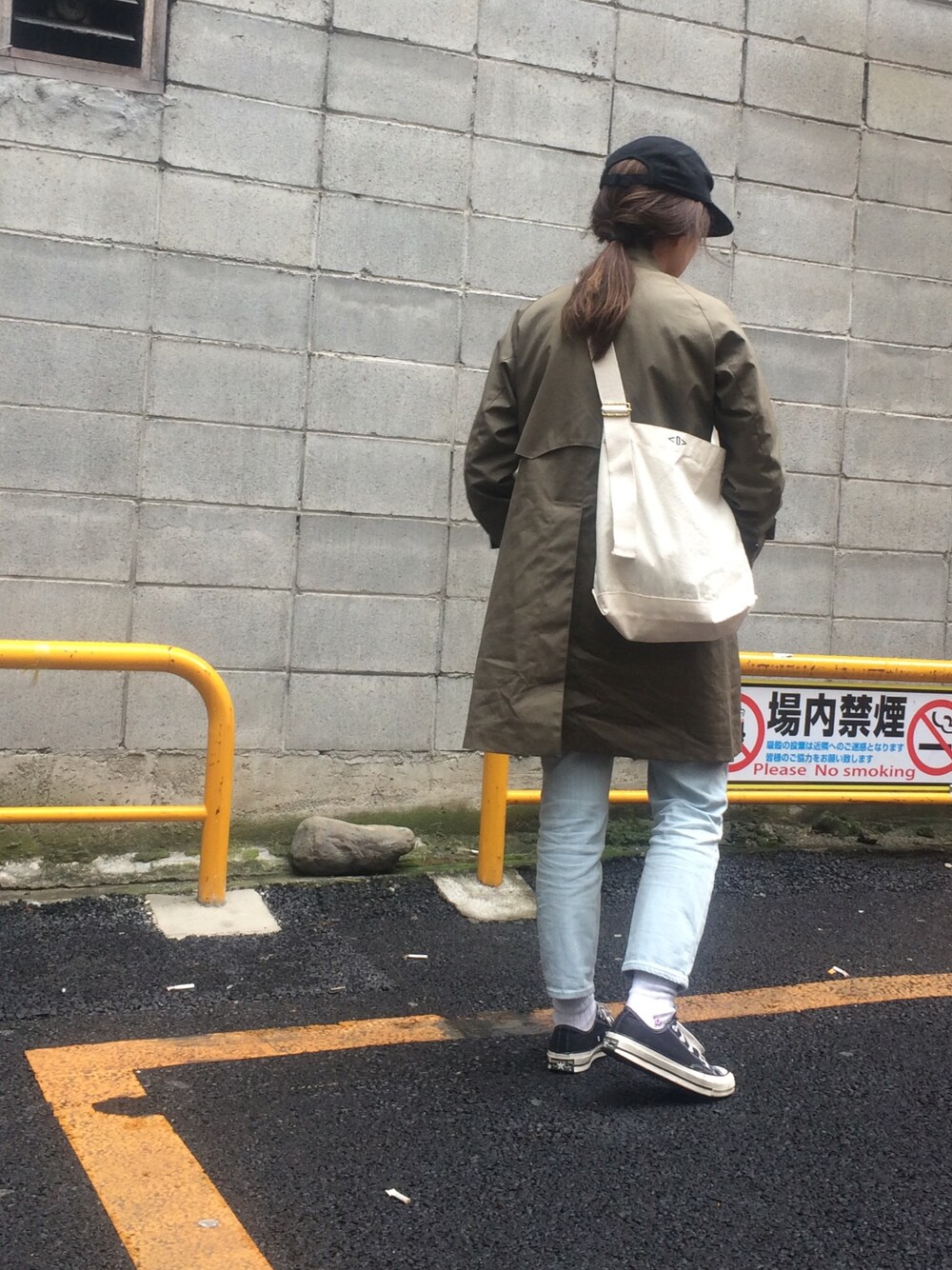 「ootd、NEEDLES、outfit、denim、casual、CAP、Levi's、Ron Herman」｜「Needlesのアイテム（ジャケット/アウター、グリーン系）」を使った、seekaさん（レディース・154cm）の春コーディネートの1枚目の写真