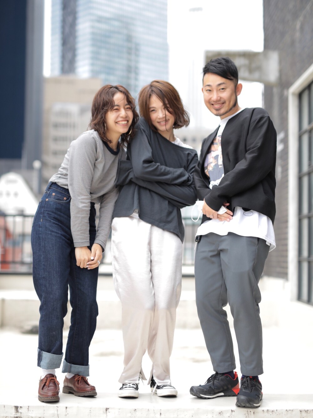 「春コーデ、カジュアル、ゆるコーデ、ootd、低身長、プチプラコーデ、AMERICAN HOLIC、メチャカリ、ハイウエスト、デニム」｜「AMERICAN HOLICのベーシッククルーネックプルオーバー（Tシャツ/カットソー、ホワイト系）」を使った、seekaさん（レディース・154cm）の春コーディネートの1枚目の写真