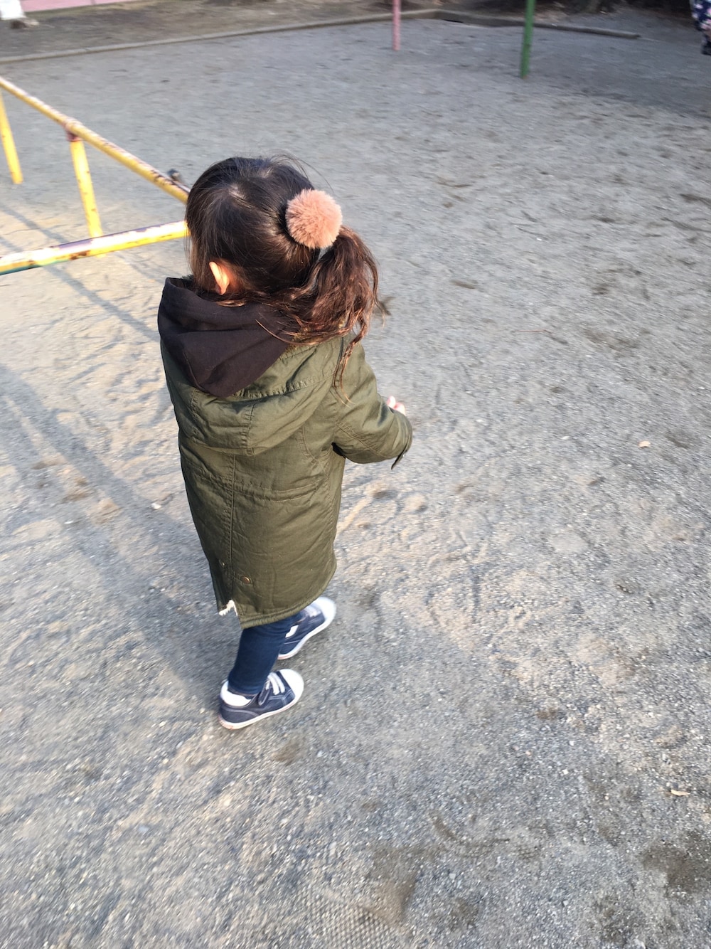「キッズコーデ、冬アウター着回しチャレンジ、女の子、カジュアル、休日スタイル、プチプラ、公園」｜「Right-on KIDSのアイテム（モッズコート、グリーン系）」を使った、ぁー★さん（キッズ・90cm）の冬コーディネートの1枚目の写真