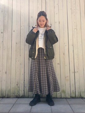 「Samansa Mos2 blue」｜「アイテム（マウンテンパーカー）」を使った、miyaさん（レディース・158cm）の秋コーディネート