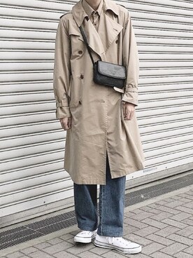 「AURALEE」｜「アイテム（トレンチコート）」を使った、ふじふみさん（メンズ・180cm）の冬コーディネート