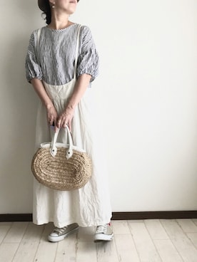 「CONVERSE（コンバース）のアイテム（スニーカー、ベージュ系）」を使った、toccoさん（レディース・160cm）の秋コーディネート