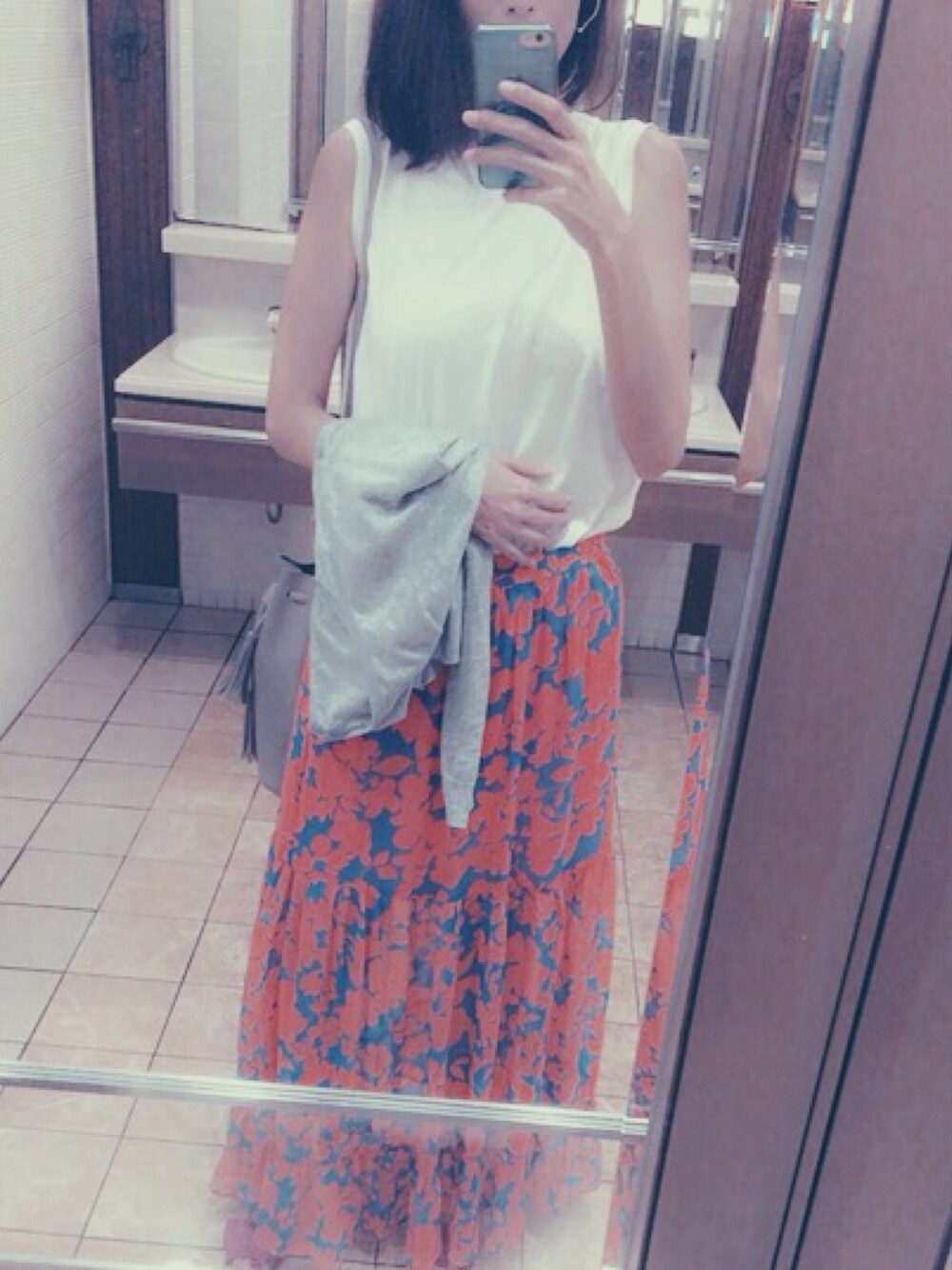 「シンプルコーデ、夏コーデ、カジュアル、プチプラ、H&M、GU、JOURNAL STANDARD relume、tiffany&co、agate、komono」｜「GUのアイテム（Tシャツ/カットソー、ホワイト系）」を使った、I am Yさん（レディース・168cm）の夏コーディネートの1枚目の写真