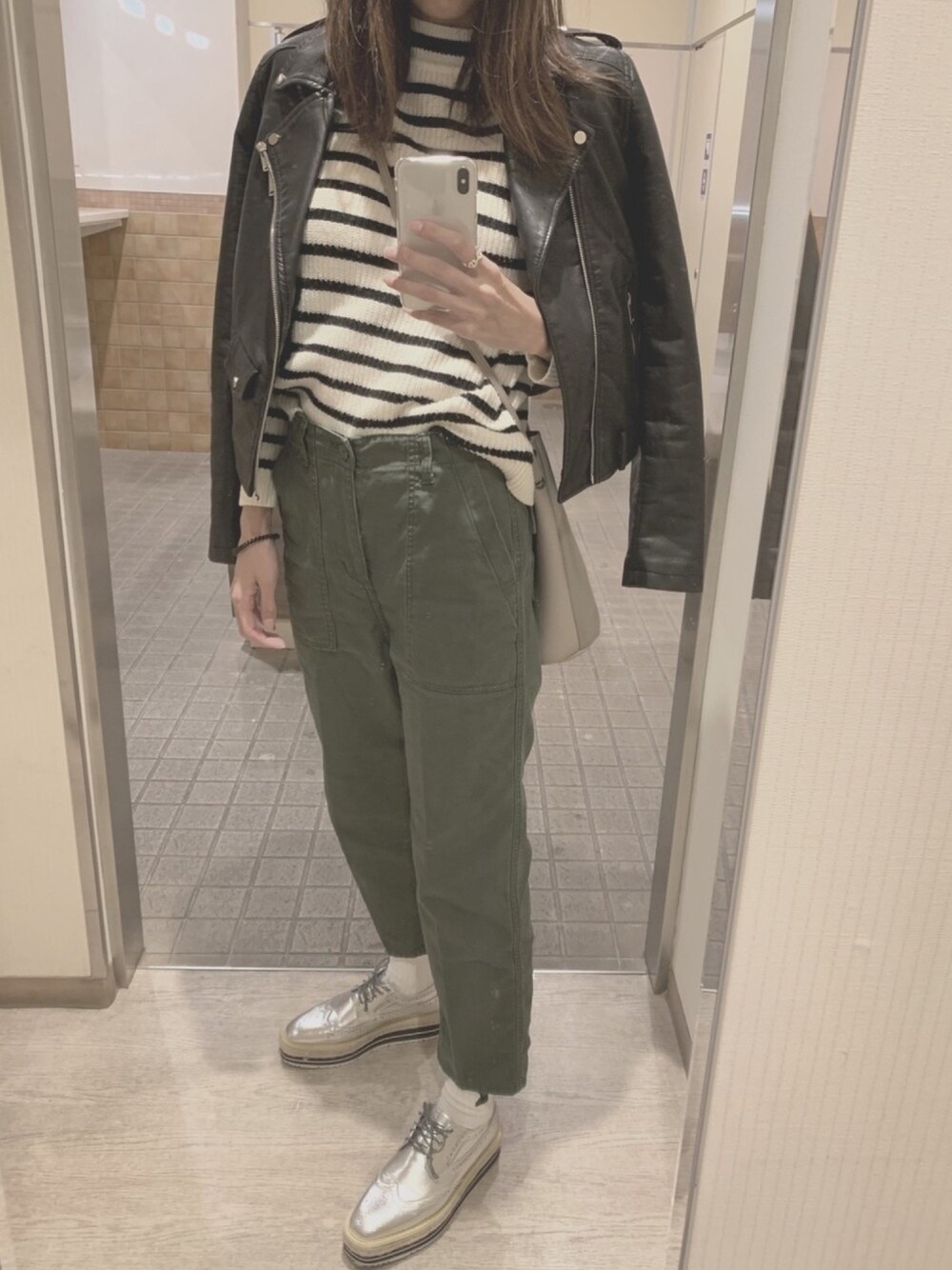 「ライダース、GU、HERMES、ベイカーパンツ、ボーダー」｜「no brandのアイテム（ライダースジャケット、ブラック系）」を使った、I am Yさん（レディース・168cm）の秋コーディネートの1枚目の写真