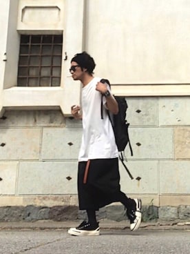 ブラウン系のアイテムを使った モノトーンに差し色 のメンズ人気ファッションコーディネート Wear