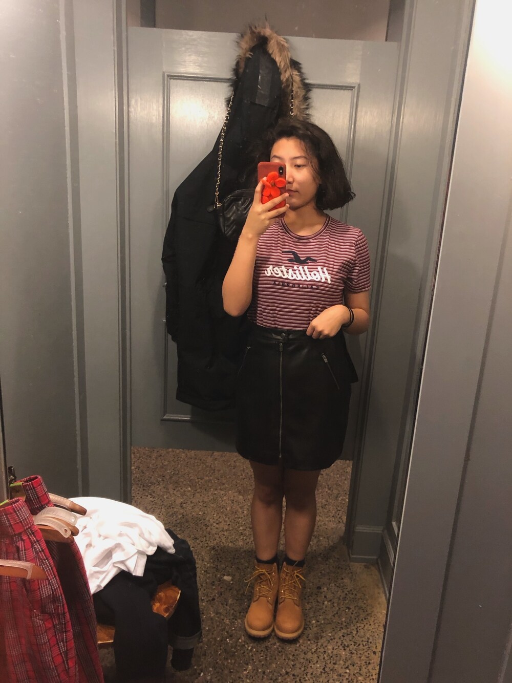 「复古」｜「Hollisterのアイテム（Tシャツ/カットソー、その他）」を使った、PasangChoudronさん（レディース・163cm）の冬コーディネートの1枚目の写真