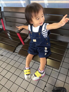 「BeBe（ベベ）のアイテム（サロペット/オーバーオール）」を使った、🚙むっちゃん兄妹🚓さん（キッズ・90cm）の秋コーディネート
