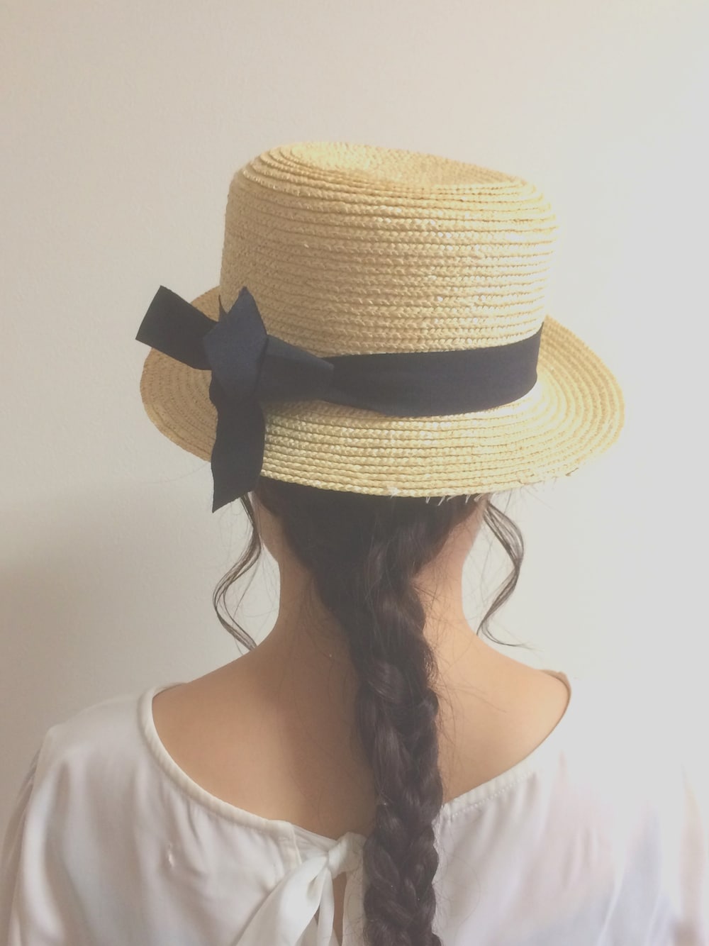 「カンカン帽、むぎわら帽子、ヘアアレンジ、簡単ヘアアレンジ、ヘアアレンジ簡単、シロブラウス」｜「MAJESTIC LEGONのリボンカンカン帽（ハット、ホワイト系）」を使った、マホピさん（レディース・150cm）の夏コーディネートの1枚目の写真