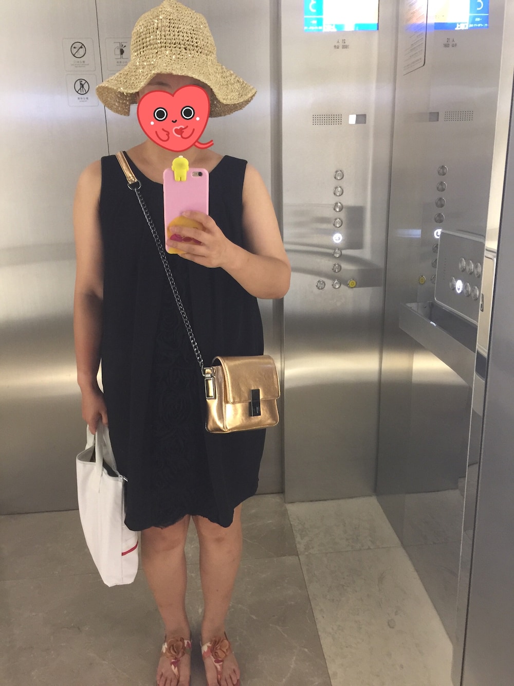 「GRACE CONTINENTALのタックフラワーワンピース（ワンピース、ブラック系）」を使った、gloriagfさん（レディース・164cm）の夏コーディネートの1枚目の写真