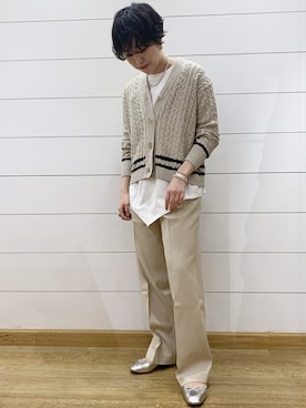 「SHIPS（シップス）のアイテム（アクセサリー）」を使った、荒川さん（レディース・158cm）の冬コーディネート