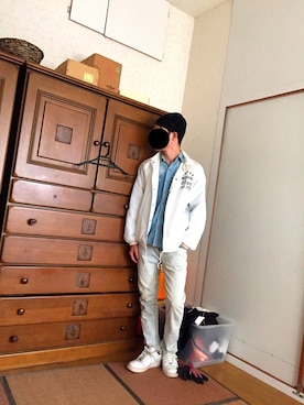 「白コーデ」｜「アイテム（その他アウター）」を使った、MM.Hさん（メンズ・173cm）の冬コーディネート