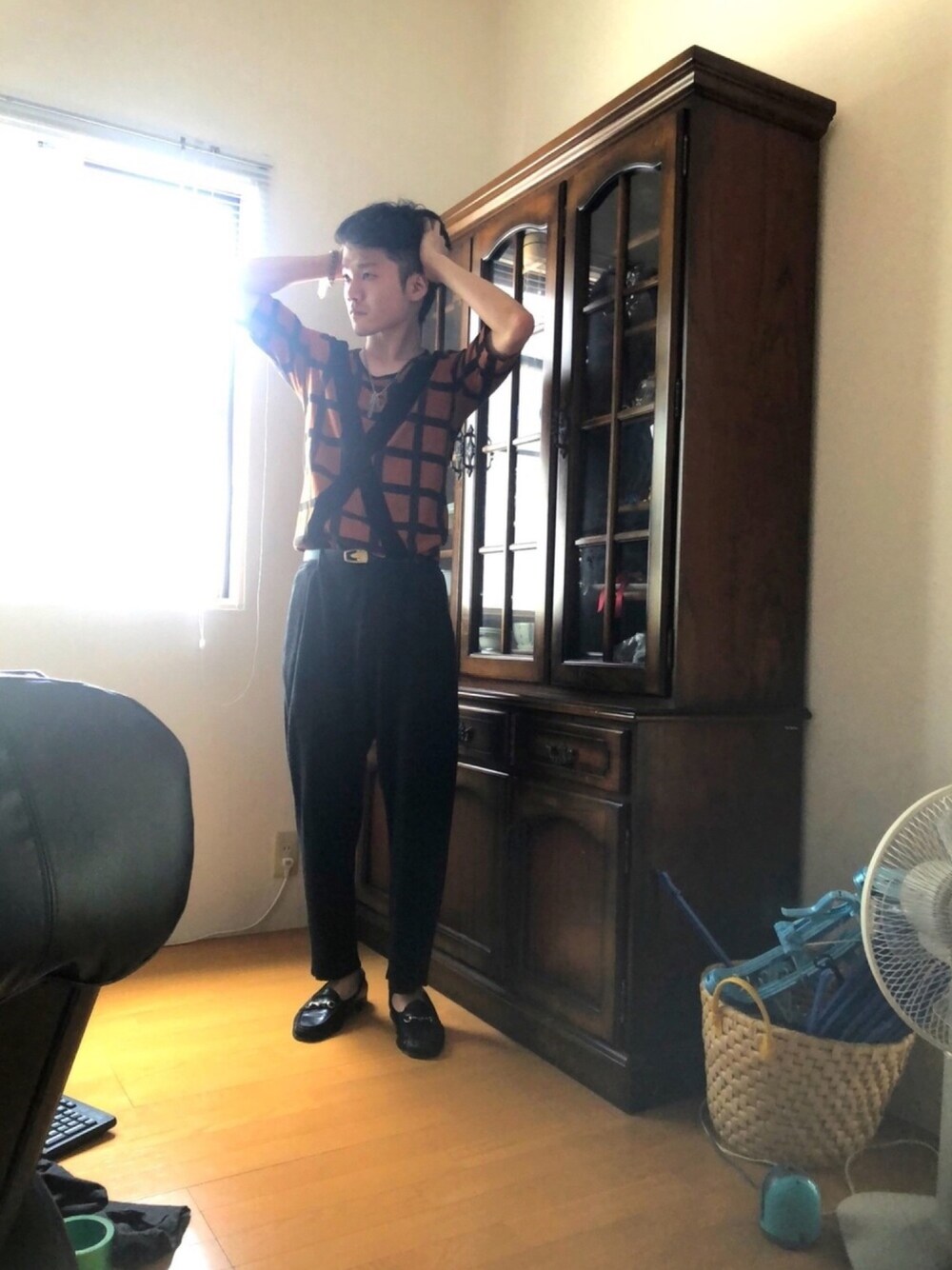 「ビックT、オトナカジュアル、タックイン、シャリーフ(SHAREEF)、ブフト、ローファー、タックパンツ、スラックス」｜「COLE HAANのアイテム（ドレスシューズ、ブラック系）」を使った、MM.Hさん（メンズ・173cm）の夏コーディネートの1枚目の写真