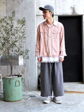 「URU（ウル）のアイテム（アクセサリー）」を使った、MANYさん（メンズ・171cm）の冬コーディネート