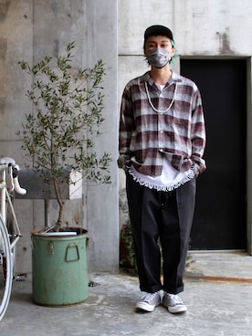 「URU（ウル）のアイテム（アクセサリー）」を使った、MANYさん（メンズ・171cm）の冬コーディネート